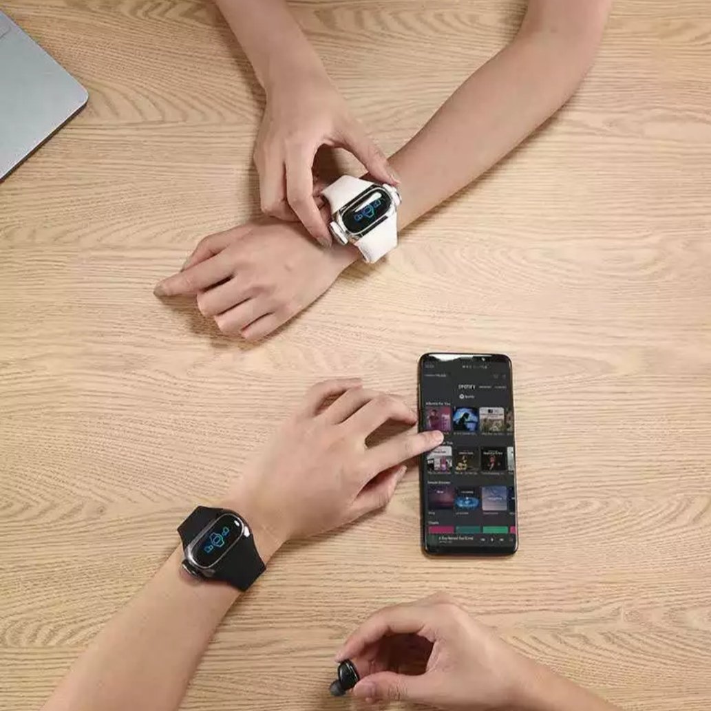 smartwatch connected to the phone app 