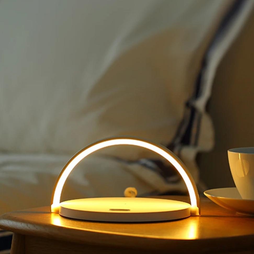 lamp with wireless charging 