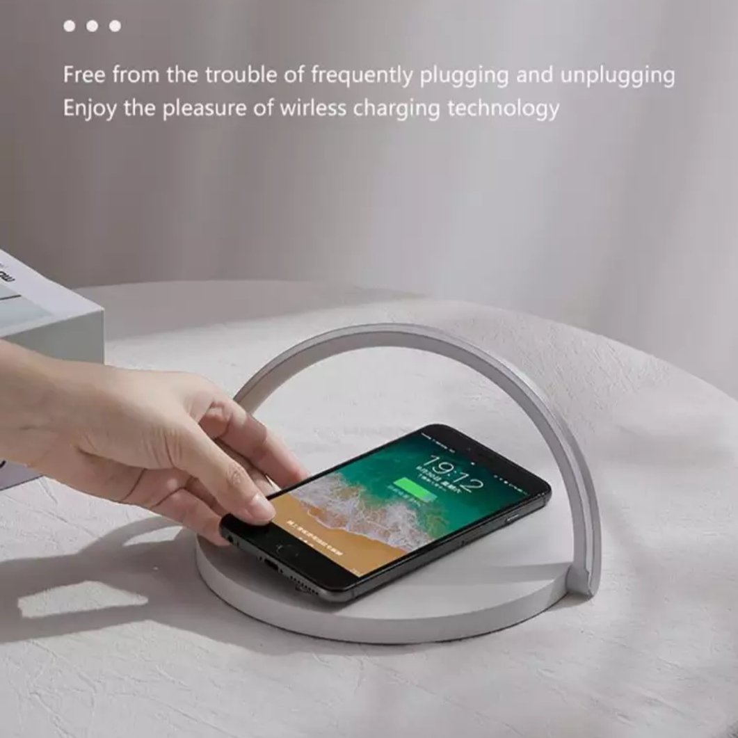 lamp with wireless charging 